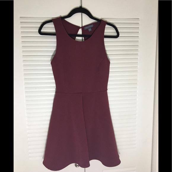 Kendall & Kylie Dresses & Skirts - 🇺🇸Kendall & Kylie M skater dress sleeveless